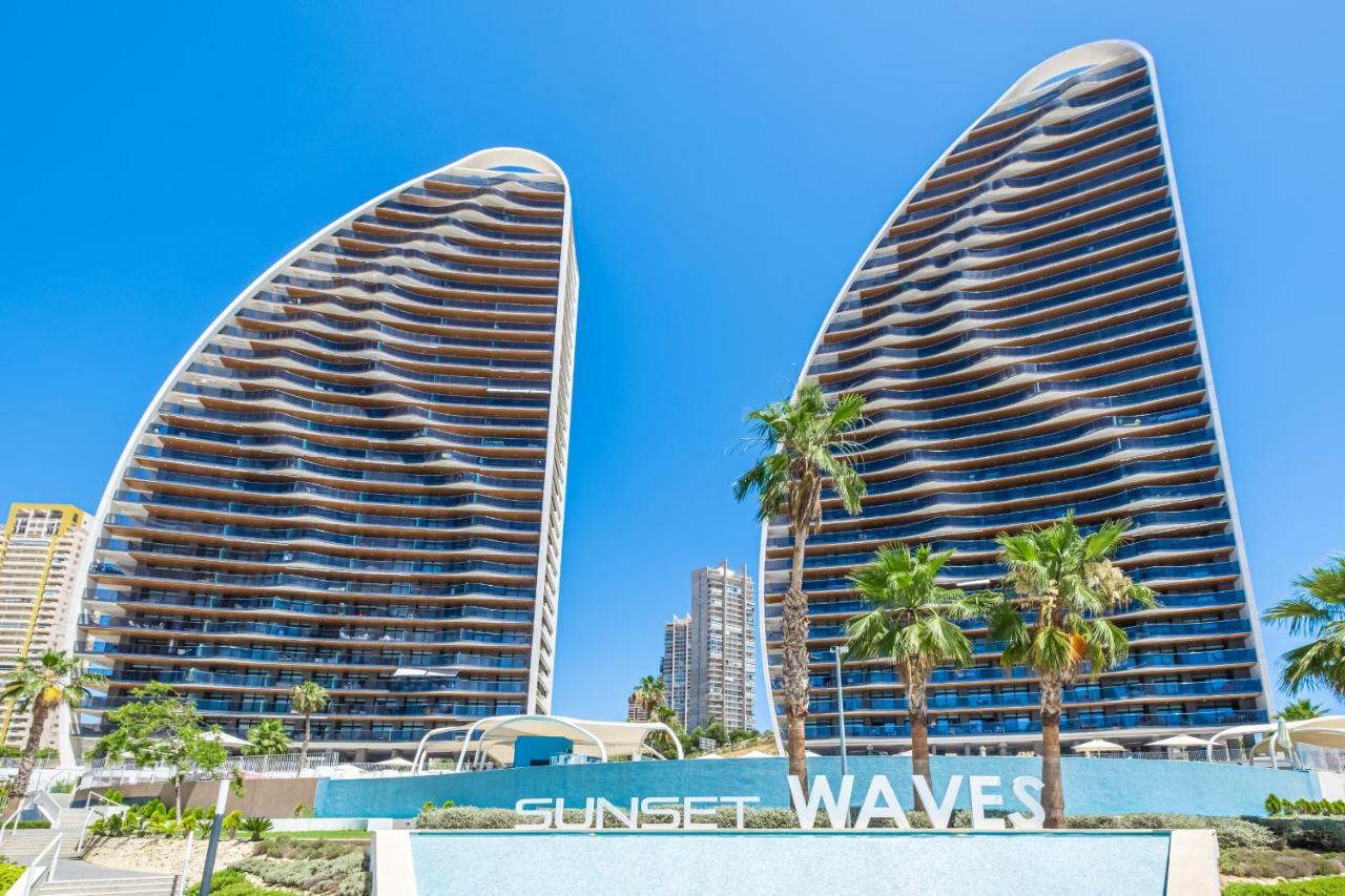 Sunset Waves Deluxe Apartments Poniente Beach Resort Μπένιντορμ Εξωτερικό φωτογραφία