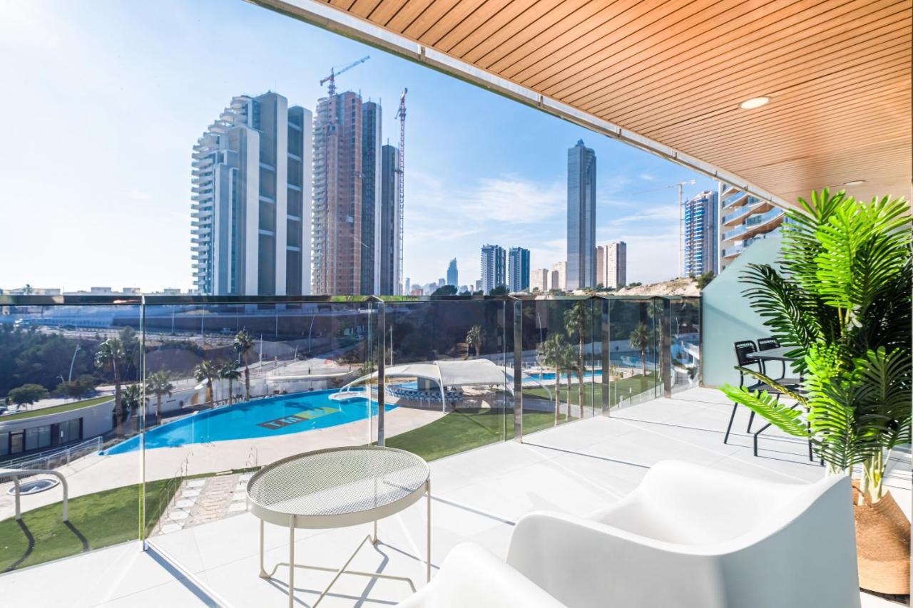 Sunset Waves Deluxe Apartments Poniente Beach Resort Μπένιντορμ Εξωτερικό φωτογραφία
