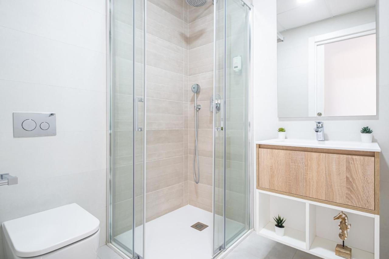 Sunset Waves Deluxe Apartments Poniente Beach Resort Μπένιντορμ Εξωτερικό φωτογραφία