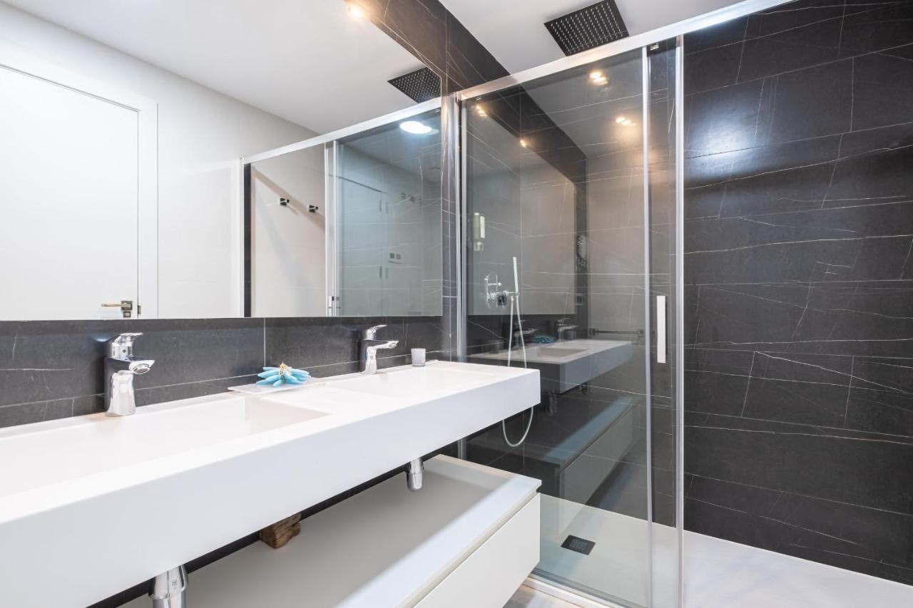 Sunset Waves Deluxe Apartments Poniente Beach Resort Μπένιντορμ Εξωτερικό φωτογραφία