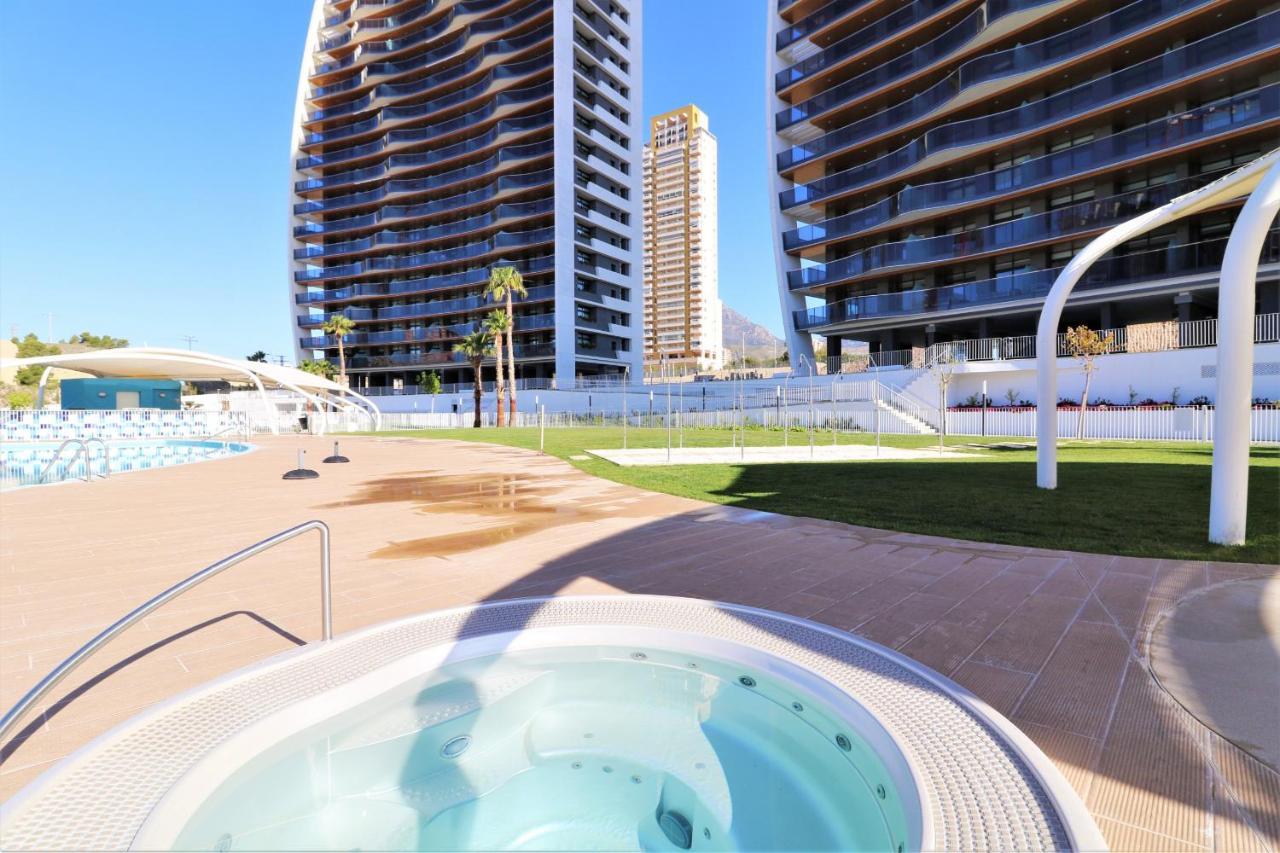 Sunset Waves Deluxe Apartments Poniente Beach Resort Μπένιντορμ Εξωτερικό φωτογραφία