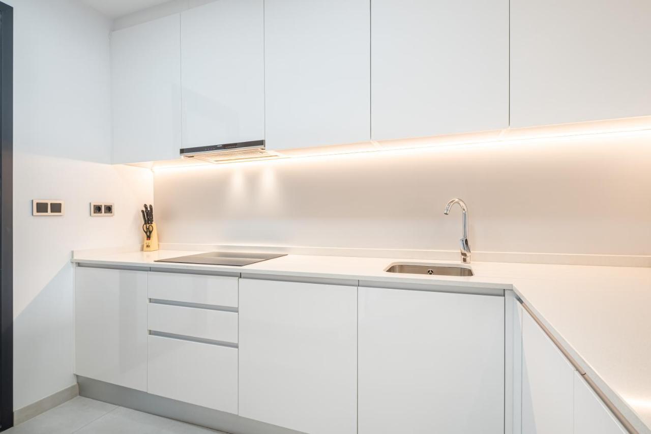Sunset Waves Deluxe Apartments Poniente Beach Resort Μπένιντορμ Εξωτερικό φωτογραφία